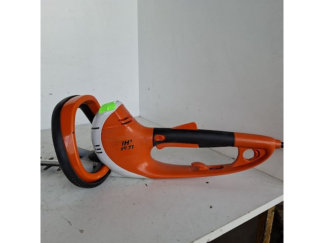 Heggenschaar - 65cm - 230v stihl, hse 71, bouwjaar 2022 - afbeelding 2 van  6