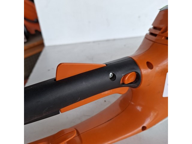 Heggenschaar - 65cm - 230v stihl, hse 71, bouwjaar 2022 - afbeelding 6 van  6