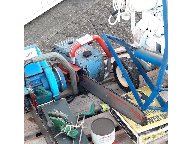 Heggenschaar en 2x kettingzaag - afbeelding 5 van  20