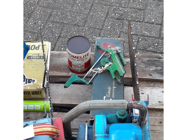 Heggenschaar en 2x kettingzaag - afbeelding 9 van  20