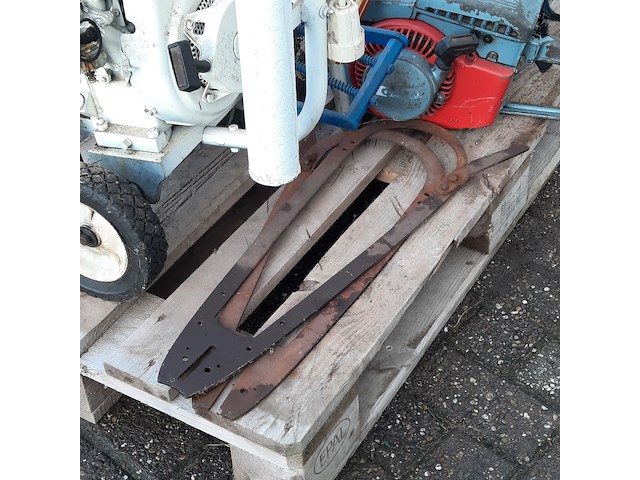 Heggenschaar en 2x kettingzaag - afbeelding 10 van  20