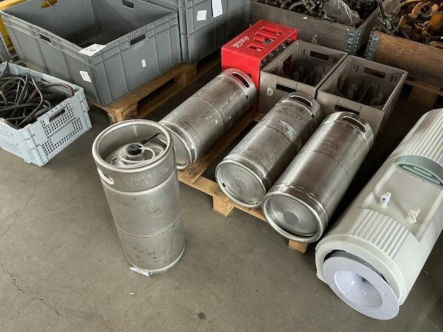 Heineken biertanks - afbeelding 1 van  3