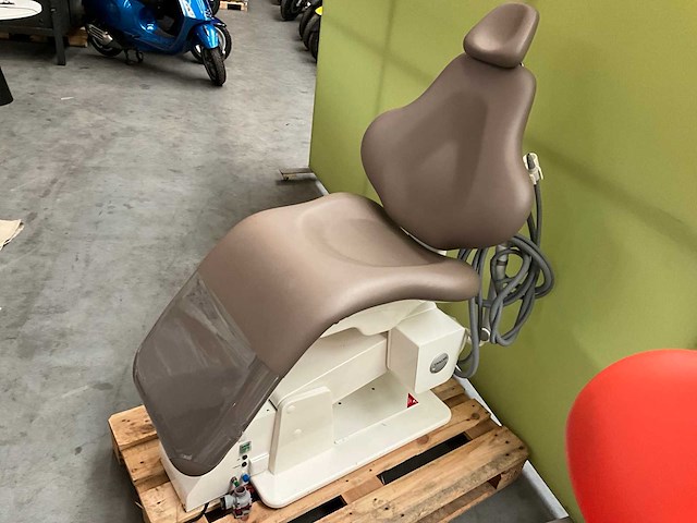Heka dental unicline tandartsstoel - afbeelding 2 van  9