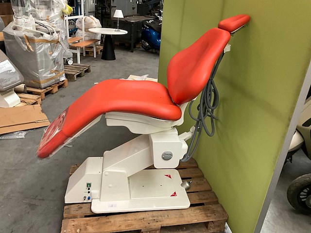 Heka dental unicline tandartsstoel - afbeelding 2 van  8