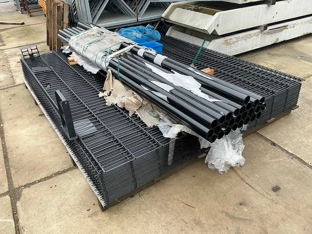 Hekwerk met palen (70,00 mtr) - afbeelding 1 van  11