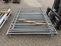 Hekwerk met poorten - afbeelding 14 van  15