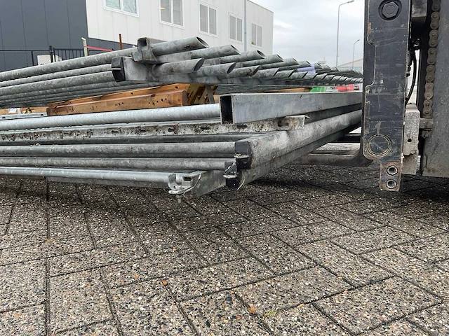 Hekwerk met poorten - afbeelding 15 van  15