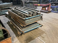 Hekwerk met poten - afbeelding 1 van  6