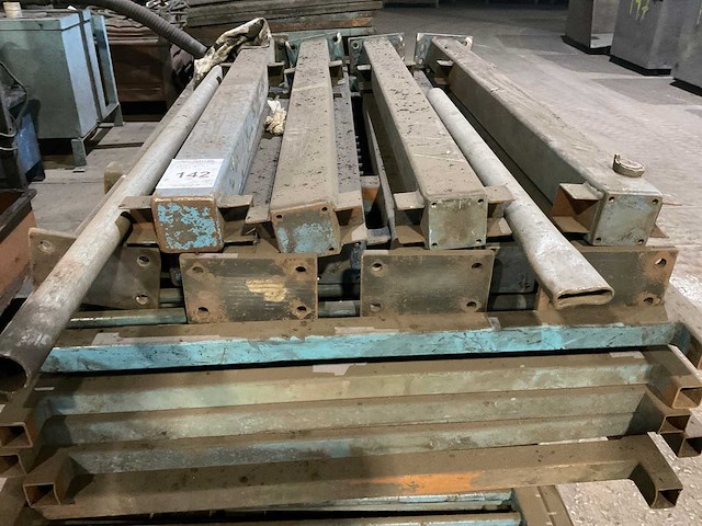 Hekwerk met poten - afbeelding 4 van  6