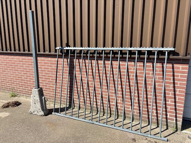 Hekwerk met staanders (35x) - afbeelding 1 van  10