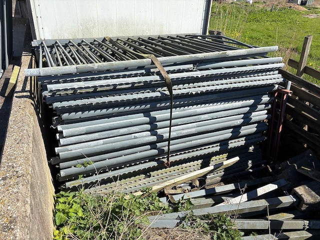 Hekwerk met staanders (35x) - afbeelding 9 van  10