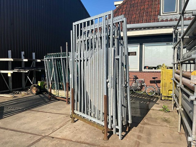Hekwerk op juk - afbeelding 3 van  6