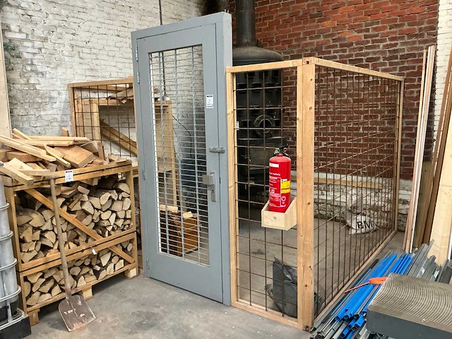 Hekwerk rond de houtkachel - afbeelding 3 van  5