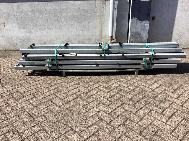 Hekwerkpalen 2,6 meter (23x) div - afbeelding 2 van  9