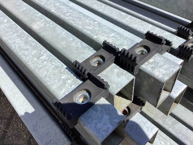 Hekwerkpalen 2,6 meter (23x) div - afbeelding 8 van  9