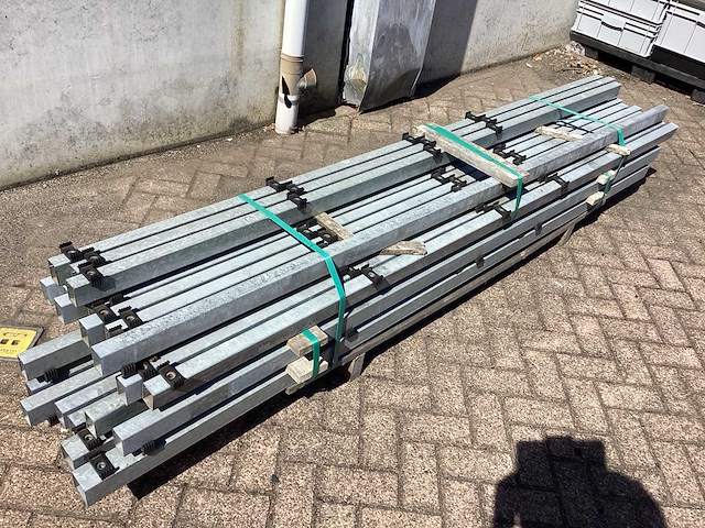 Hekwerkpalen 2,6 meter (23x) div - afbeelding 9 van  9