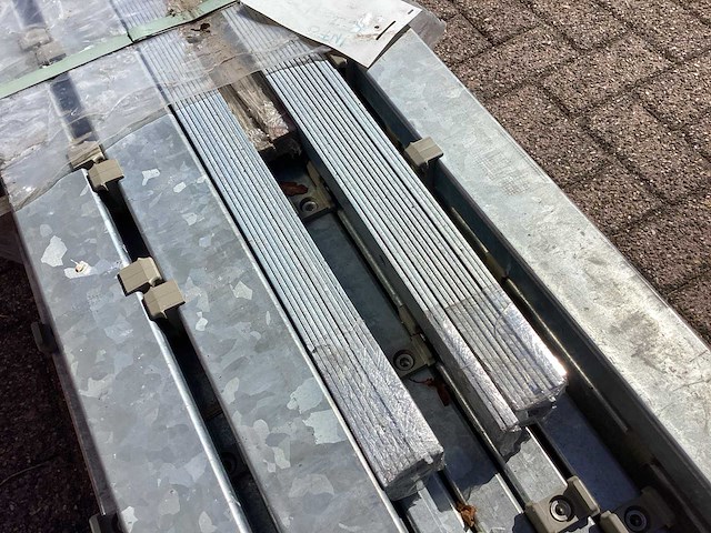 Hekwerkpalen 3 meter (23x) - afbeelding 8 van  9