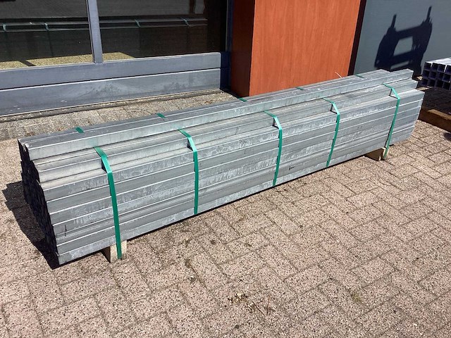 Hekwerpalen gegalvaniseerd 2,50 meter (70x) - afbeelding 1 van  7