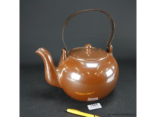 Hele grote aardewerk ketel - afbeelding 1 van  5