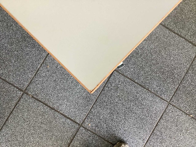 Helgenyberg ab verrijdbare eiken tafel - afbeelding 5 van  7