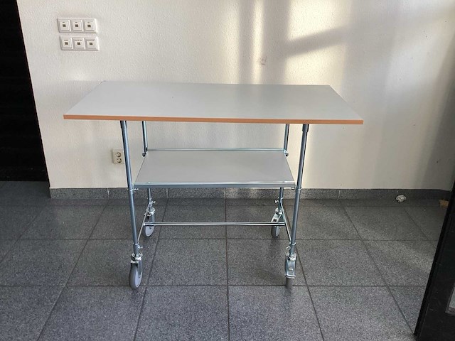 Helgenyberg ab verrijdbare eiken tafel - afbeelding 1 van  7