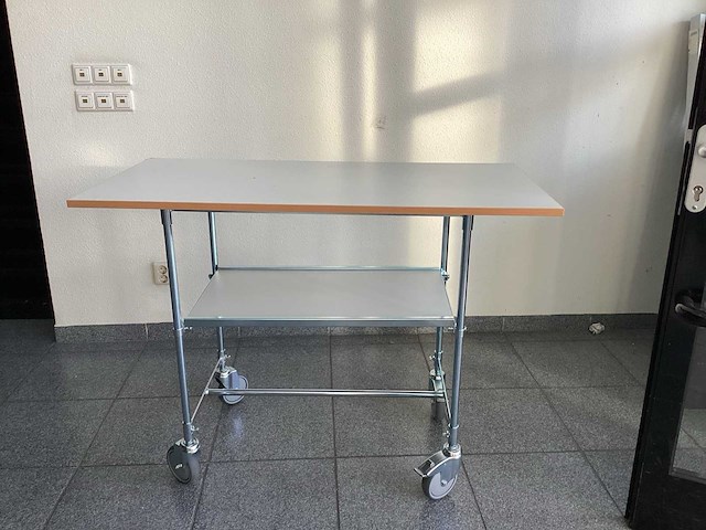 Helgenyberg ab verrijdbare eiken tafel - afbeelding 7 van  7