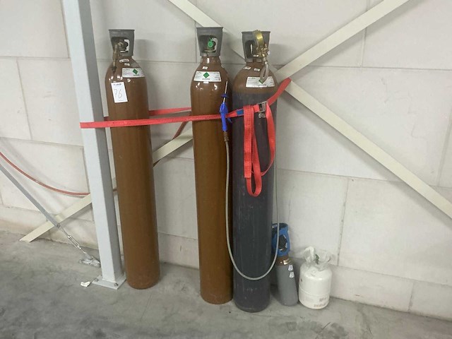Heliumtank (3x) - afbeelding 1 van  2