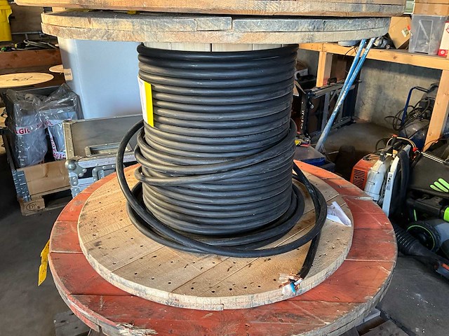 Helkama lkm 4x10 kabel op haspel (45mtr) - afbeelding 2 van  3