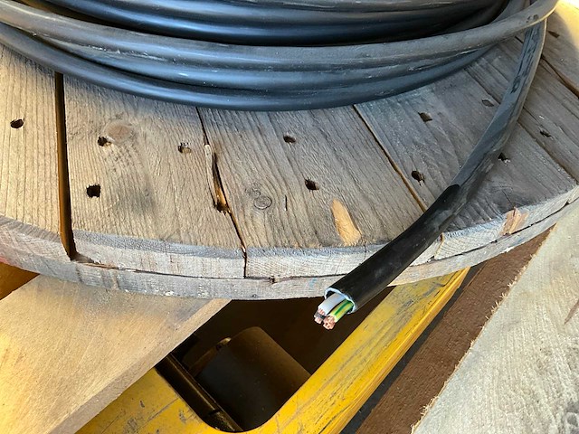 Helkama lkm 4x4 kabel op haspel (circa 300mtr) - afbeelding 3 van  3
