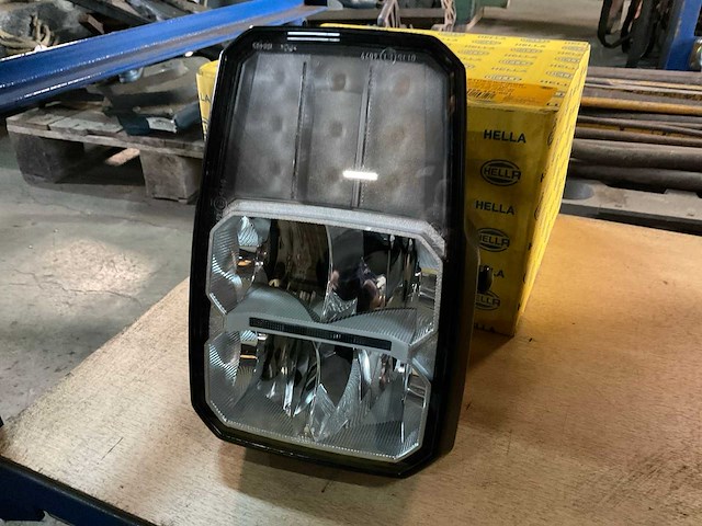 Hella c140 koplamp, led (2x) - afbeelding 1 van  2