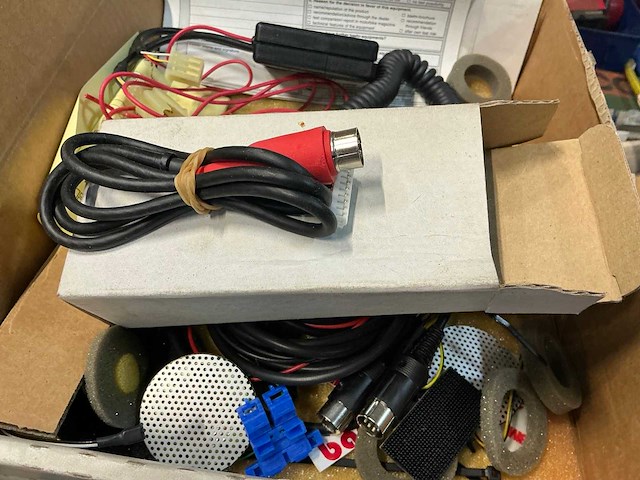 Helm en overige audio communicatie apparatuur - afbeelding 6 van  7