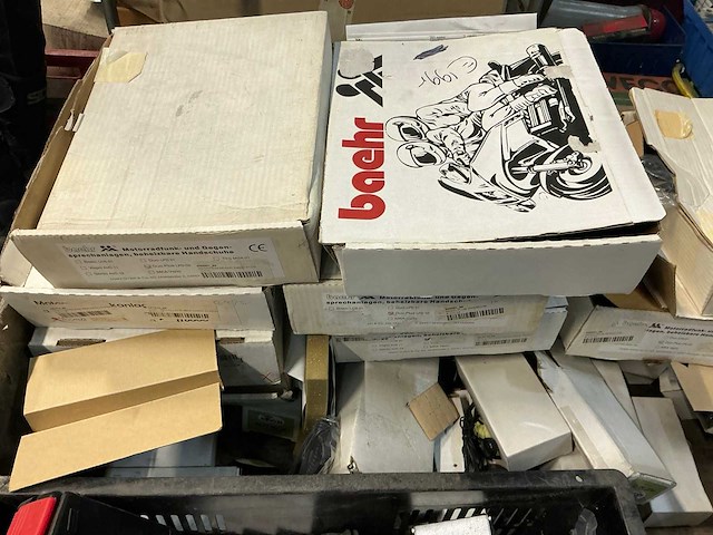 Helm en overige audio communicatie apparatuur - afbeelding 4 van  7