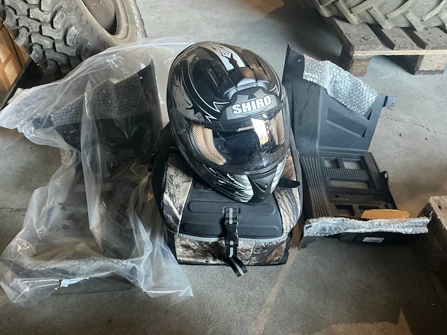 Helm met koffer, kappen atv - afbeelding 1 van  12