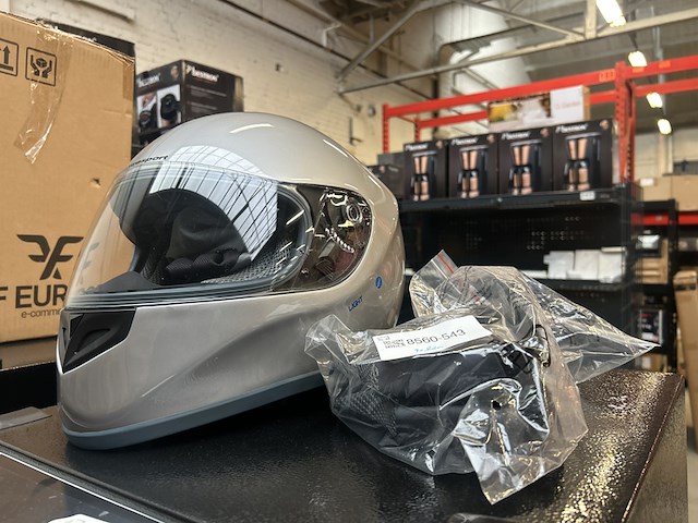 Helm - afbeelding 1 van  6