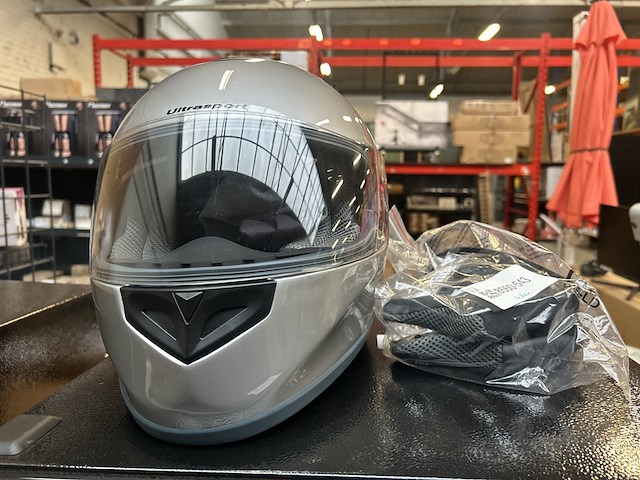 Helm - afbeelding 2 van  6