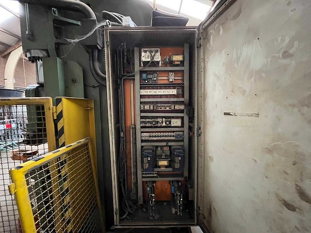 Helmut lotze 323 – 2000 kn - hydraulische cnc kantbank - afbeelding 13 van  14