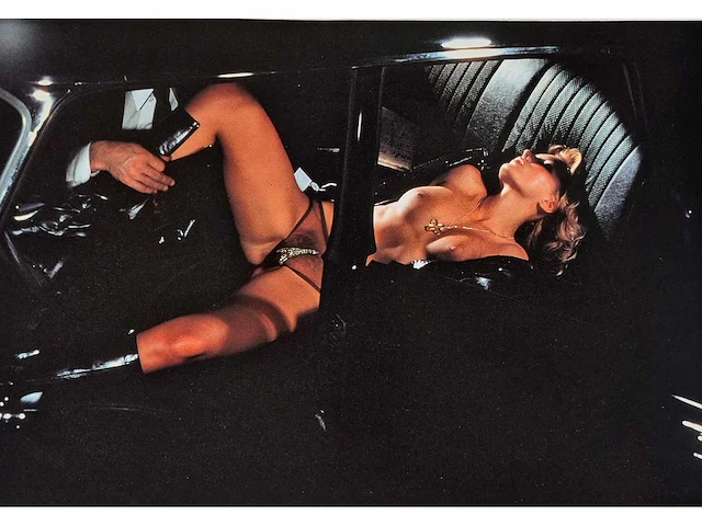 Helmut newton - foto artprint - 21 x 31 - afbeelding 1 van  4
