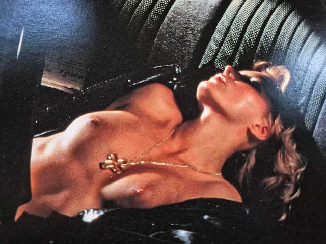 Helmut newton - foto artprint - 21 x 31 - afbeelding 2 van  4