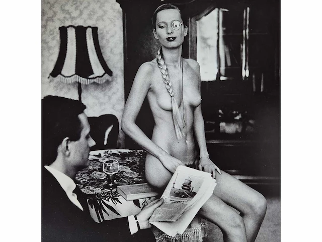 Helmut newton - foto artprint - 26 x 26 - afbeelding 1 van  4