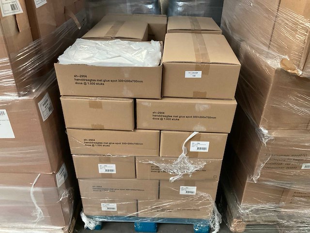 Hemddraagtassen met glue spot 300+200x700mm (30000x) - afbeelding 1 van  2