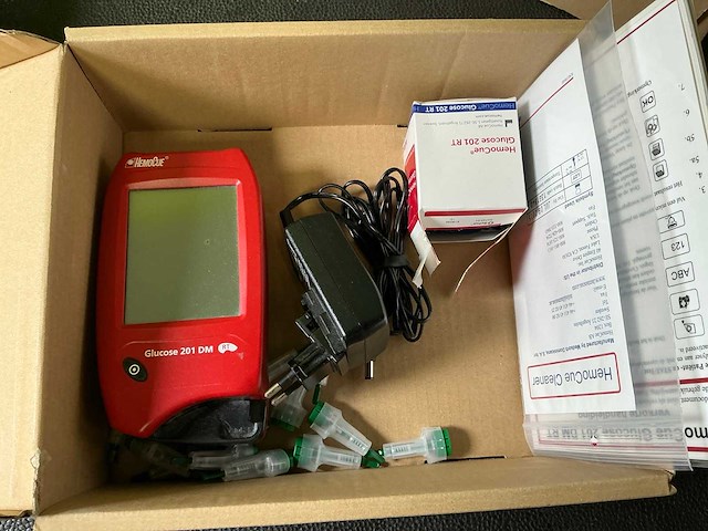 Hemocue glucose 201 dm meetapparuur (3x) - afbeelding 6 van  6