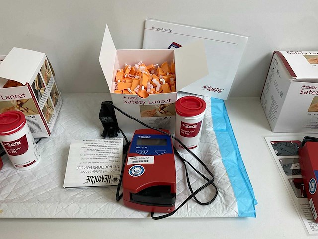 Hemocue hb201+ hemoglobinemeter - afbeelding 1 van  4