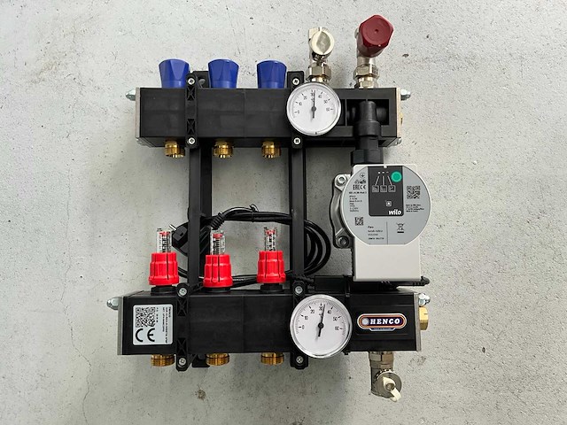 Henco ufh-0405 3-groeps vloerverwarmingverdeler - afbeelding 1 van  6