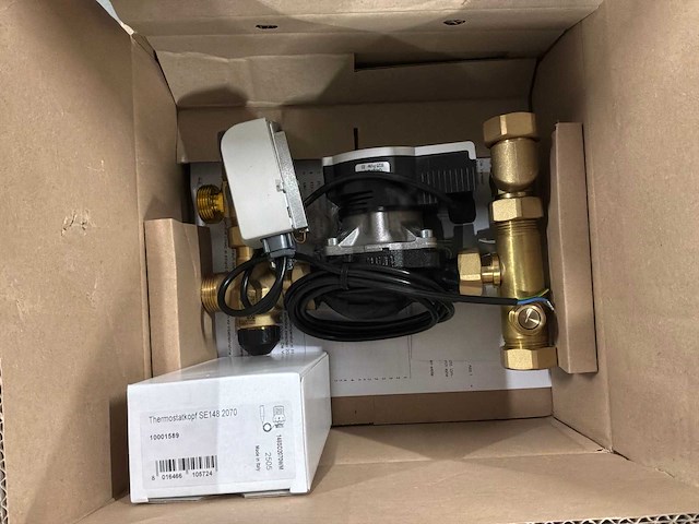 Henco ufh-pgkta pomp unit met temperatuur control - afbeelding 5 van  6