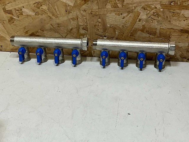 Henco verdeler 1" met 4 uitgangen euroconus incl. kogelkranen blauw (2x) - afbeelding 2 van  3