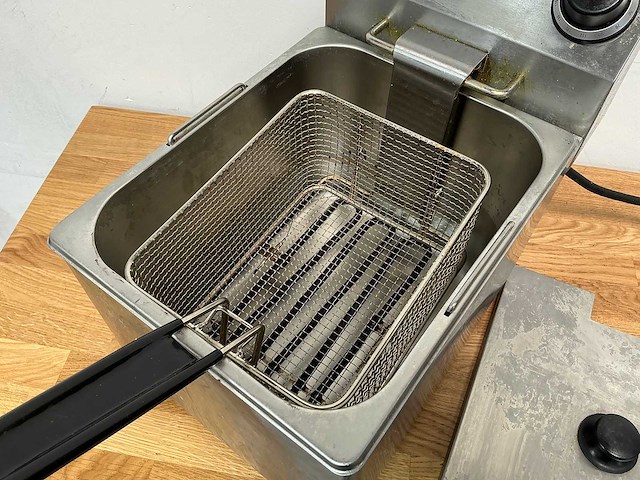 Hendi - friteuse - 2025 - afbeelding 4 van  5