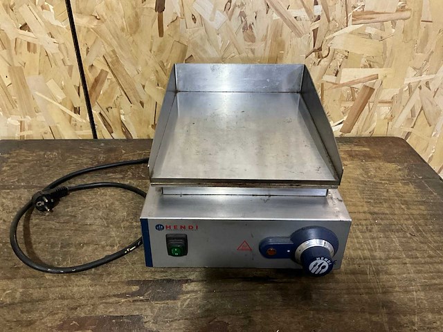 Hendi 203125 bak- en grillapparaat 300x435mm 2000w - afbeelding 1 van  3