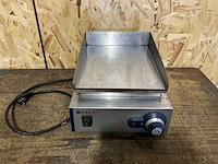 Hendi 203125 bak- en grillapparaat 300x435mm 2000w - afbeelding 1 van  3