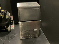 Hendi 27157 ijsblokjesmachine - afbeelding 1 van  2
