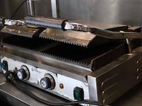 Hendi contact grill, dubbel - afbeelding 3 van  5